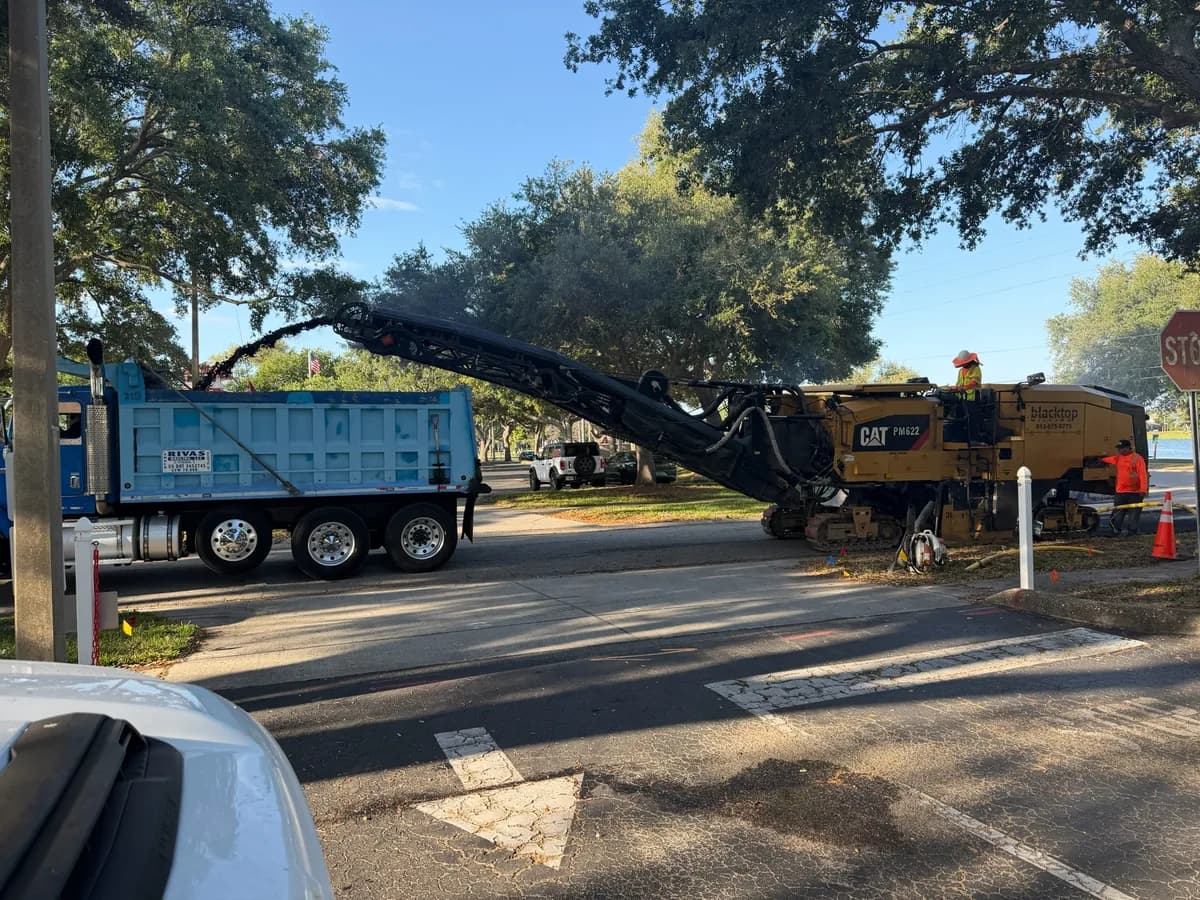 CAT PM622 Street Milling